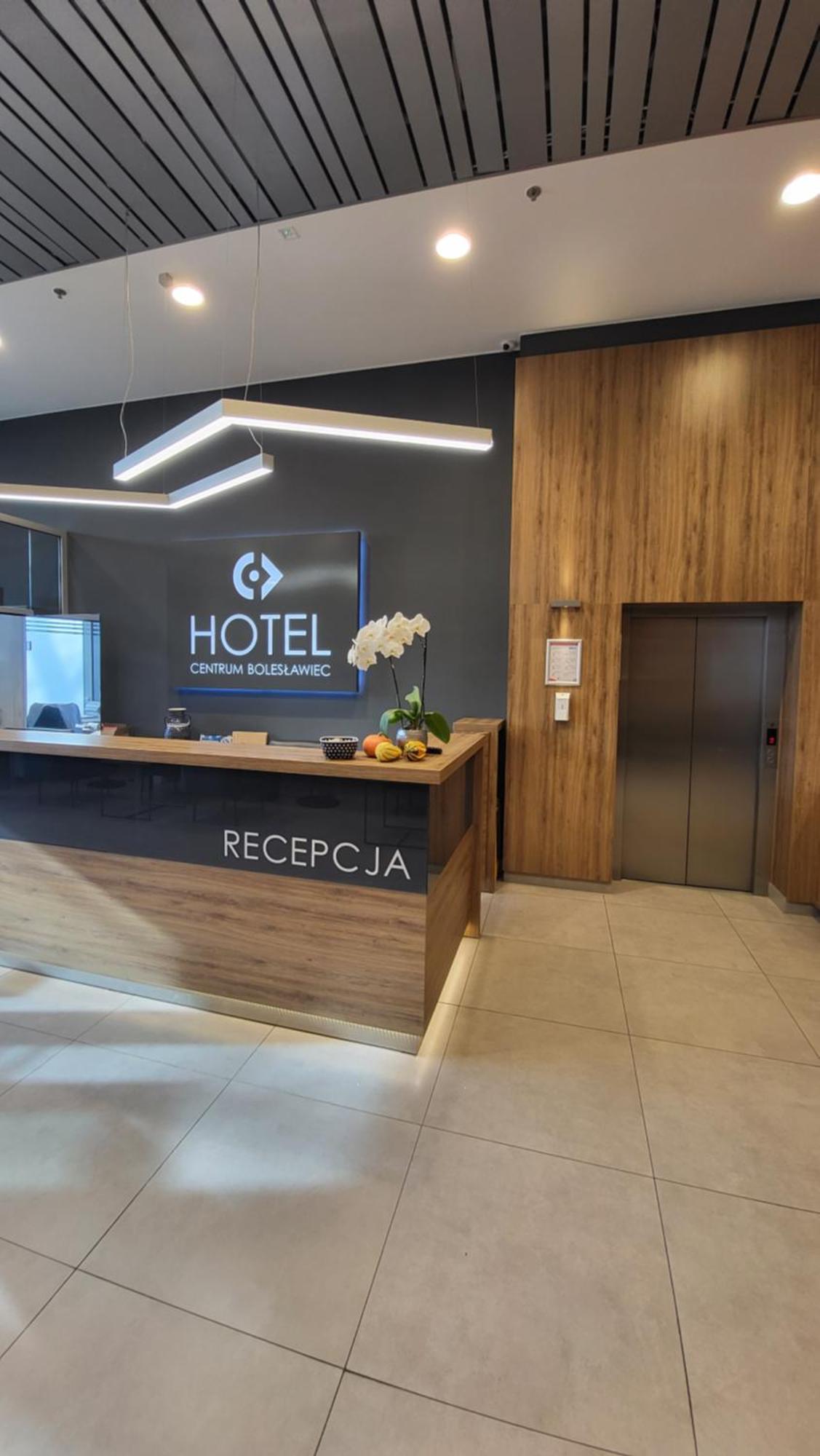 בולסלאביש Hotel Centrum מראה חיצוני תמונה